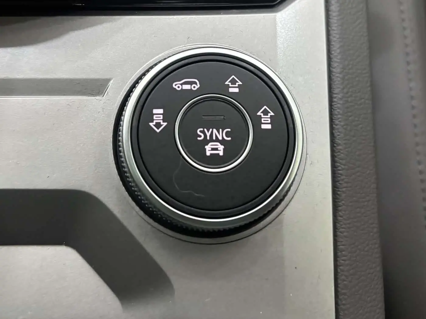 Volkswagen Touareg 2025 — Photo 20/20
