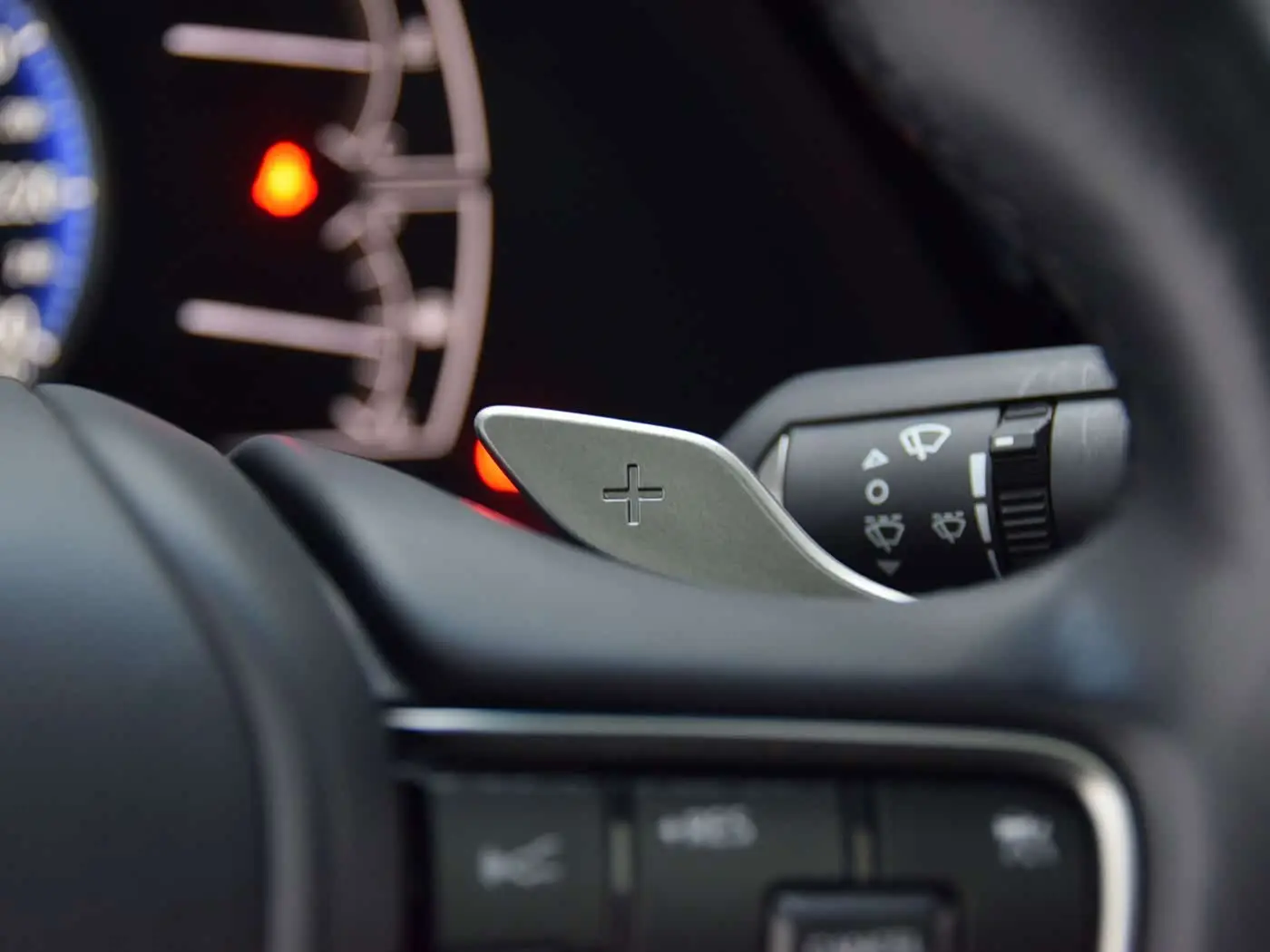 Lexus ES 2023 — Photo 12/20
