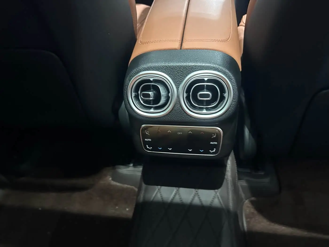 Mercedes-Benz GLC 2024 — Şəkil 8/16