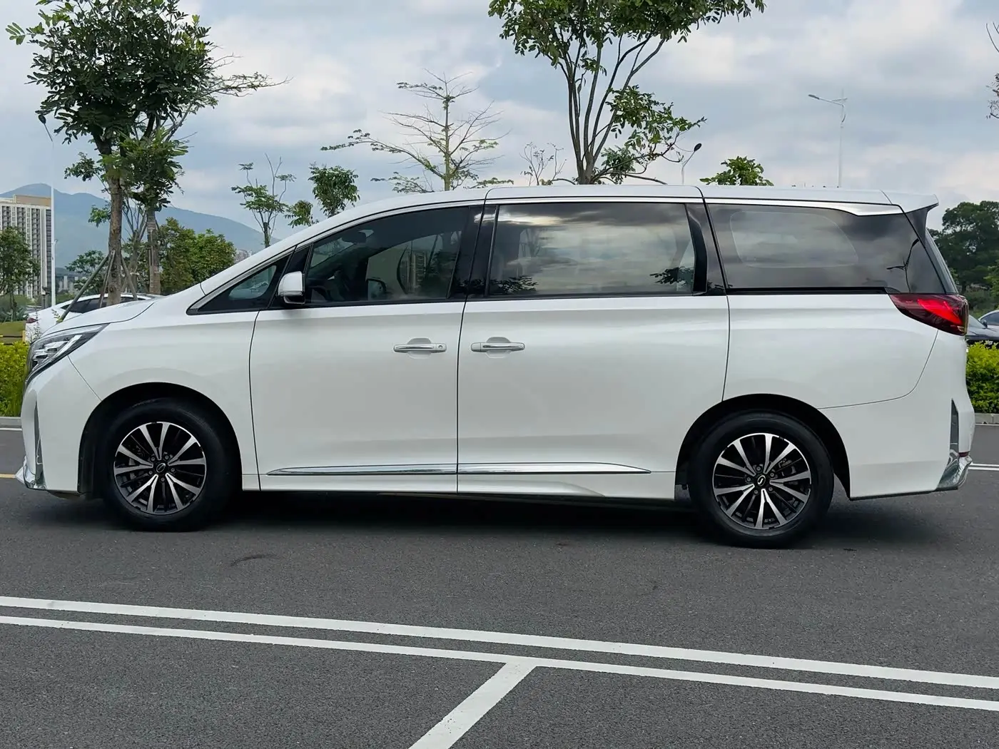 GAC Trumpchi Trumpchi M8 2024 — Фото 8/20