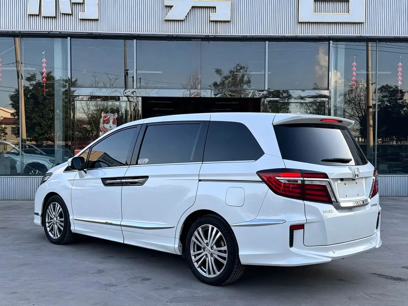 Honda Elysion 2019 — Photo 4/16