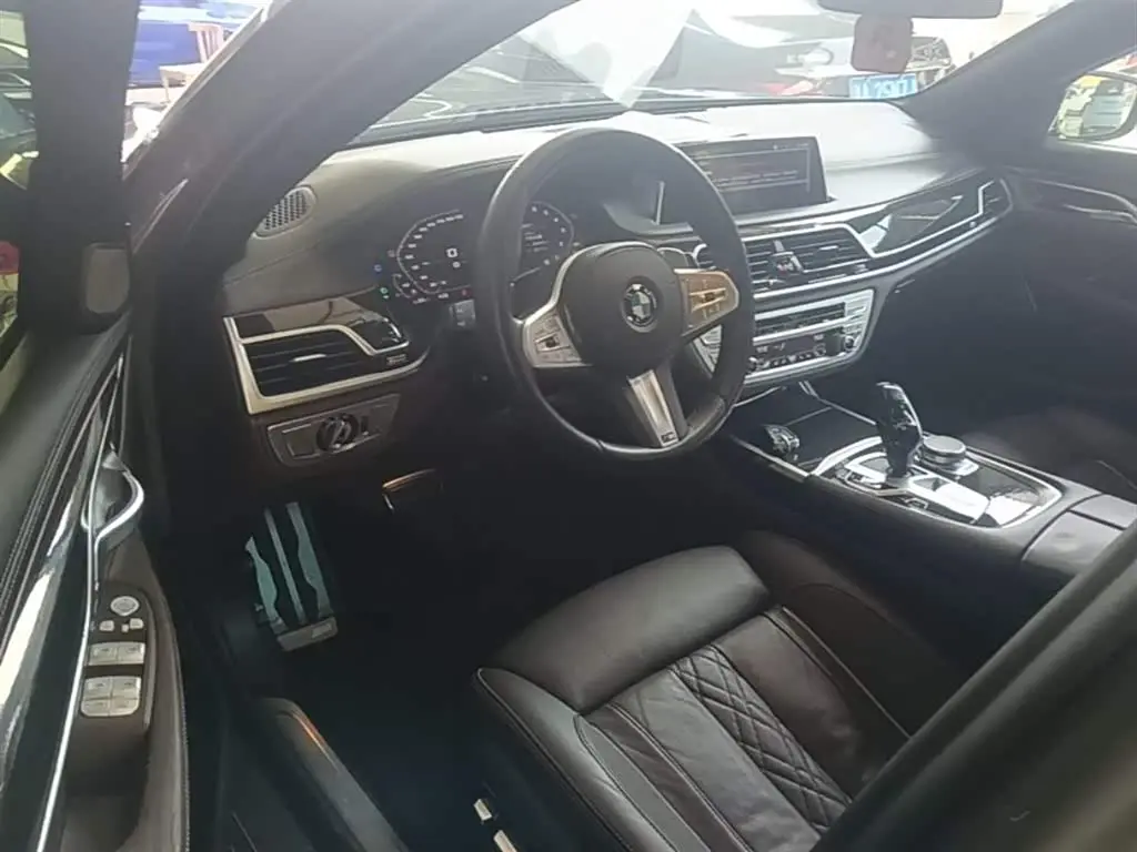 BMW 7 Series 2020 — Photo 16/20
