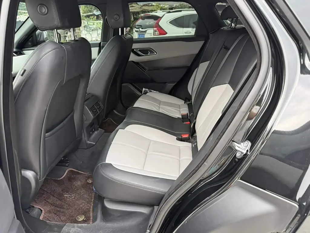 Land Rover Range Rover Velar 2024 — Photo 10/11