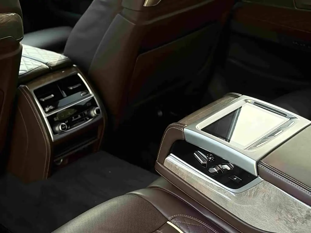 BMW 7 Series 2020 — Photo 20/20