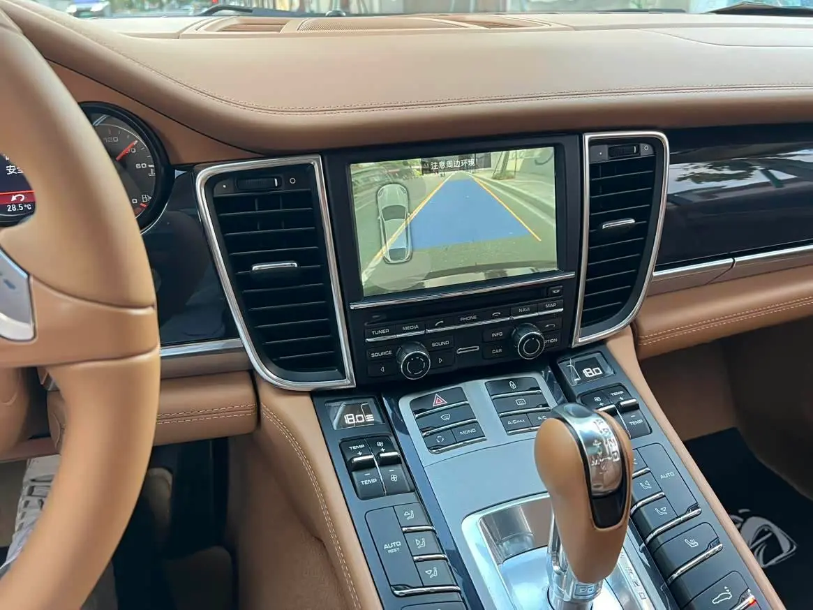 Porsche Panamera 2012 — Photo 5/18