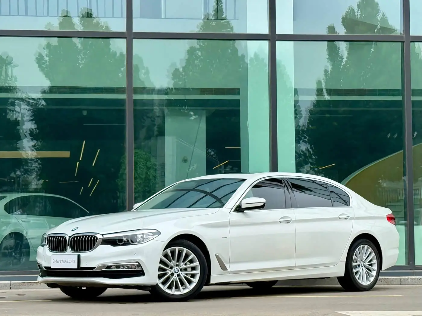 BMW 5 Series 2019 — Photo 1/20