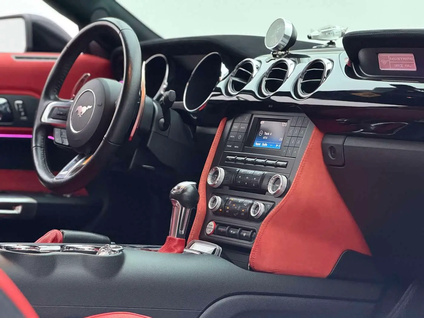 Ford Mustang 2016 — Photo 6/17