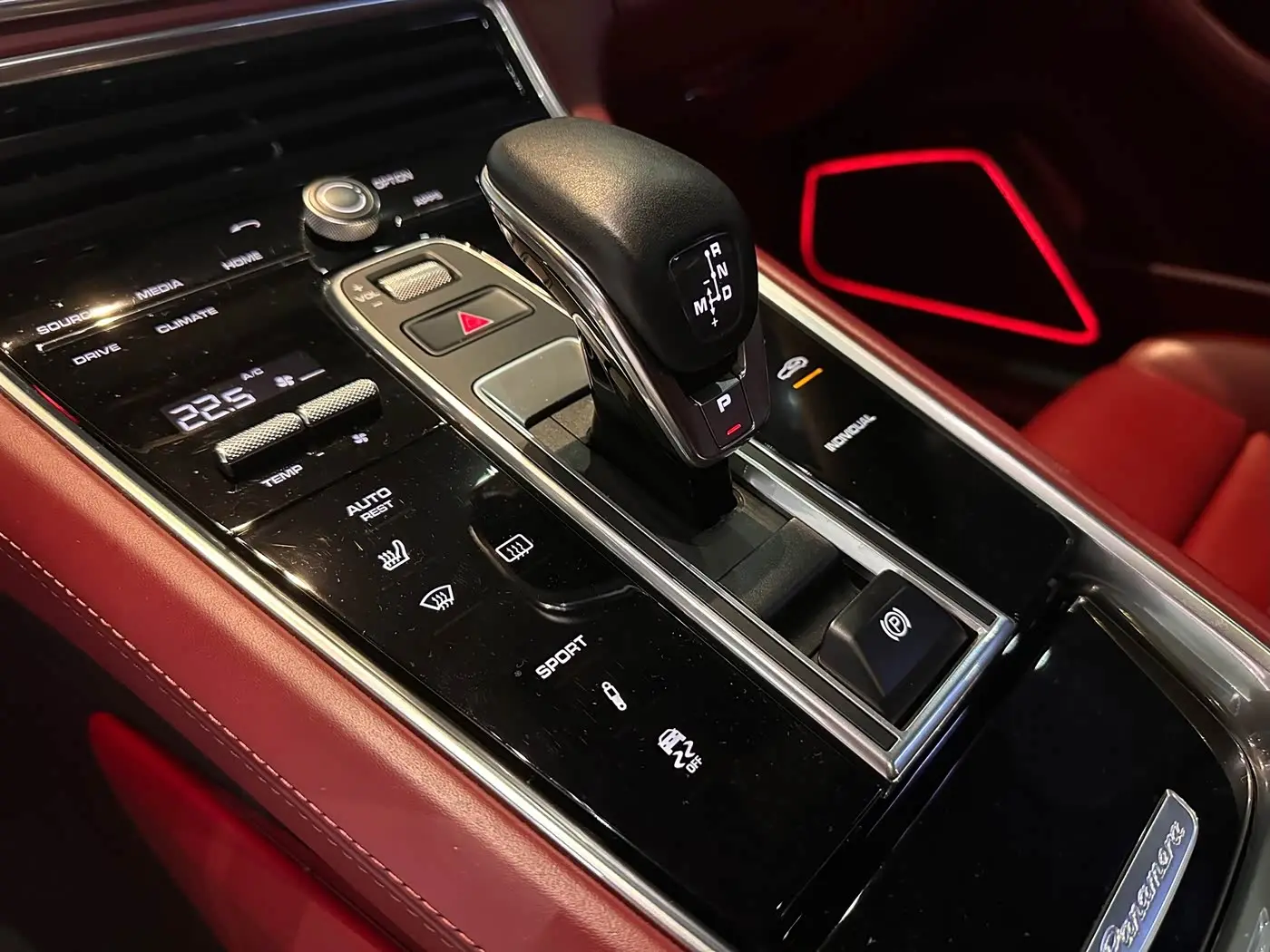 Porsche Panamera 2017 — Şəkil 11/19