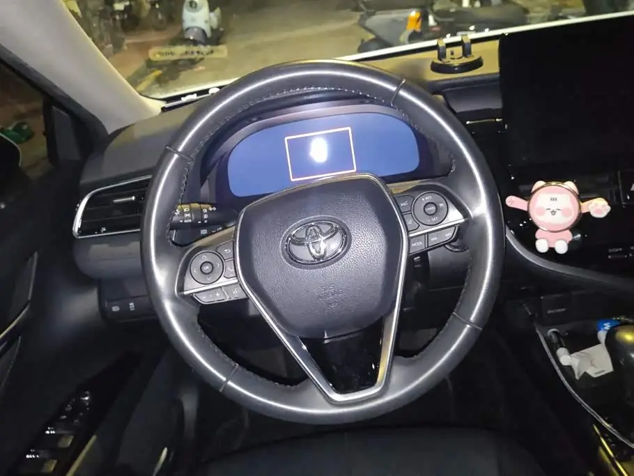 Toyota Camry 2021 — Photo 15/16