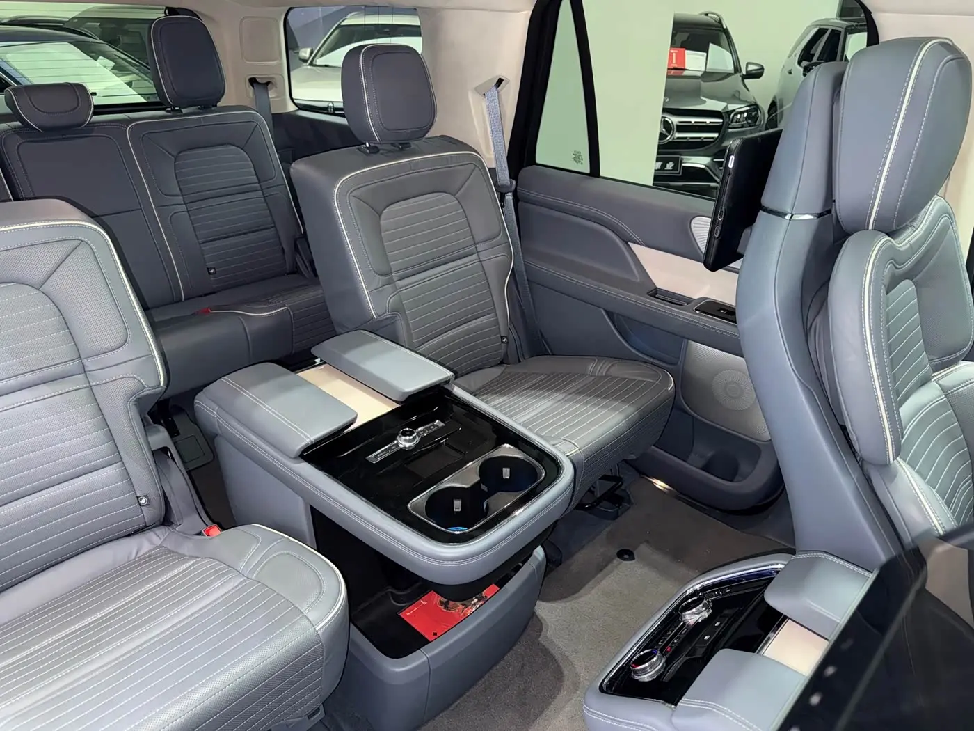 Lincoln Navigator 2019 — Photo 13/16