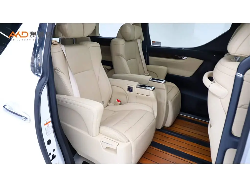 Toyota Alphard 2021 — Photo 8/11