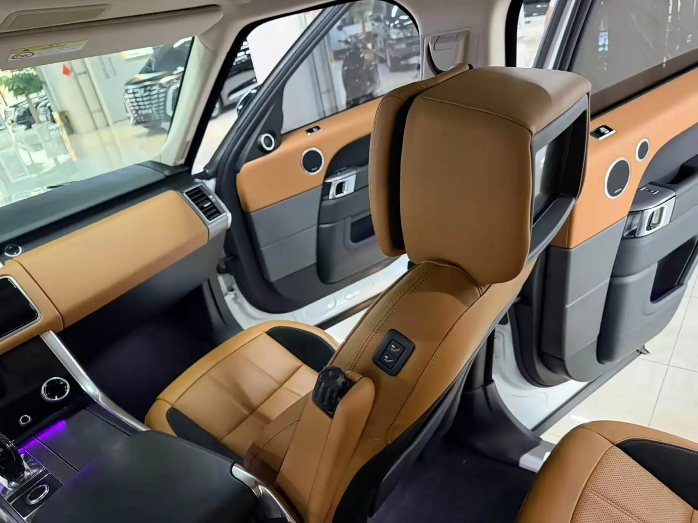 Land Rover Range Rover Sport 2020 — Şəkil 13/17