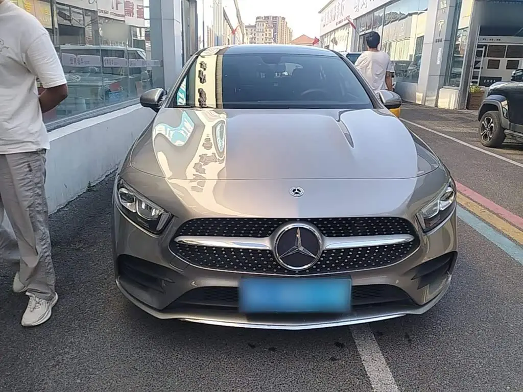 Mercedes-Benz A-Class 2019 — Фото 3/20