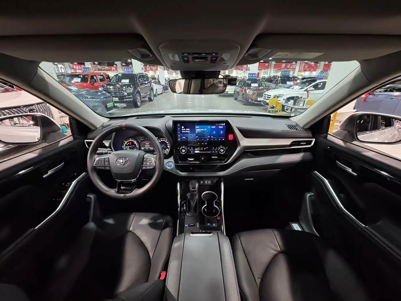 Toyota Highlander 2023 — Şəkil 7/9