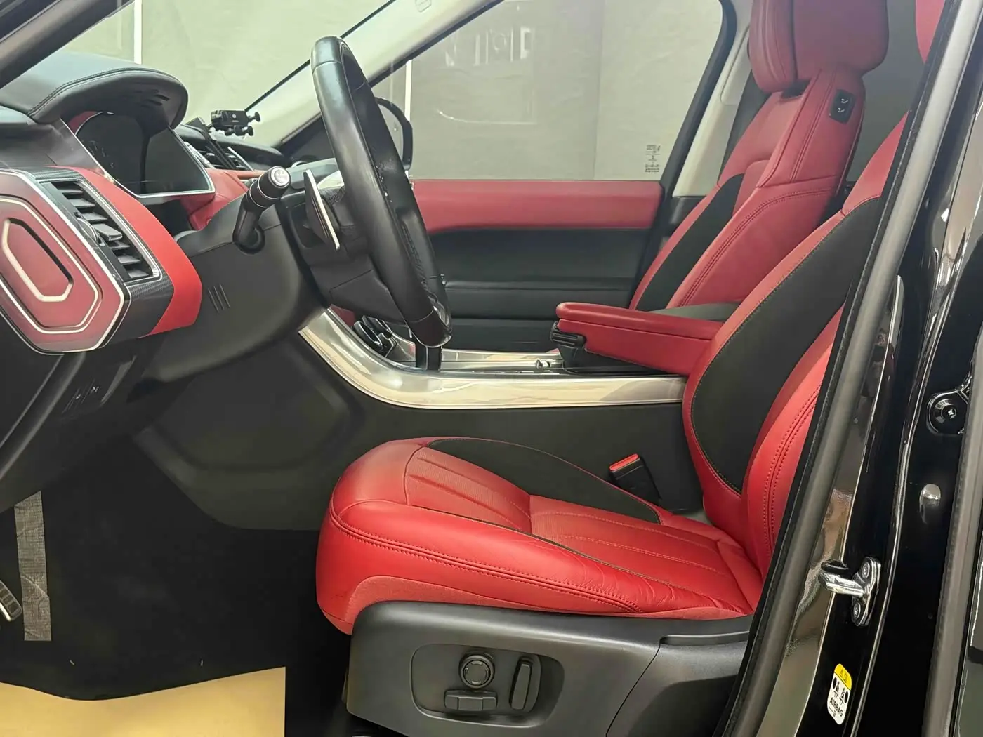 Land Rover Range Rover Sport 2021 — Photo 16/20