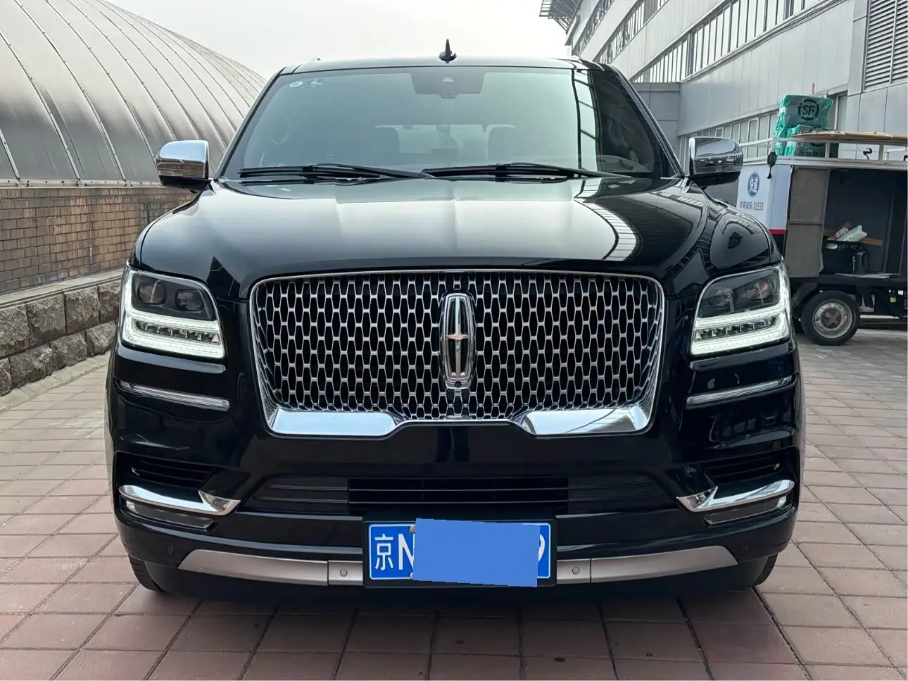 Lincoln Navigator 2021 — ფოტო 2/19