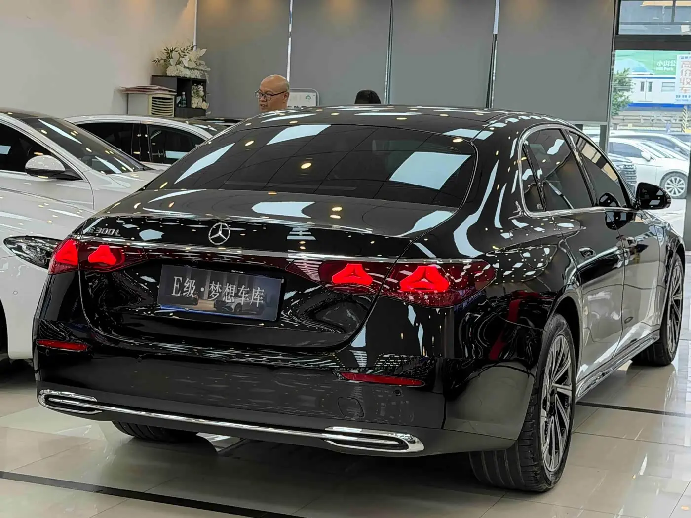 Mercedes-Benz E-Class 2025 — Photo 19/20