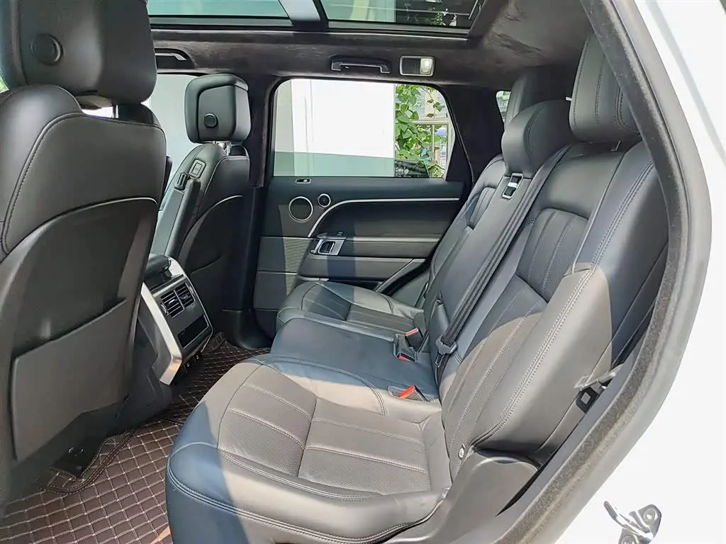 Land Rover Range Rover Sport 2019 — Photo 8/11