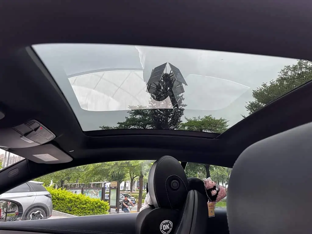 Mercedes-Benz E-Class 2023 — Photo 16/19