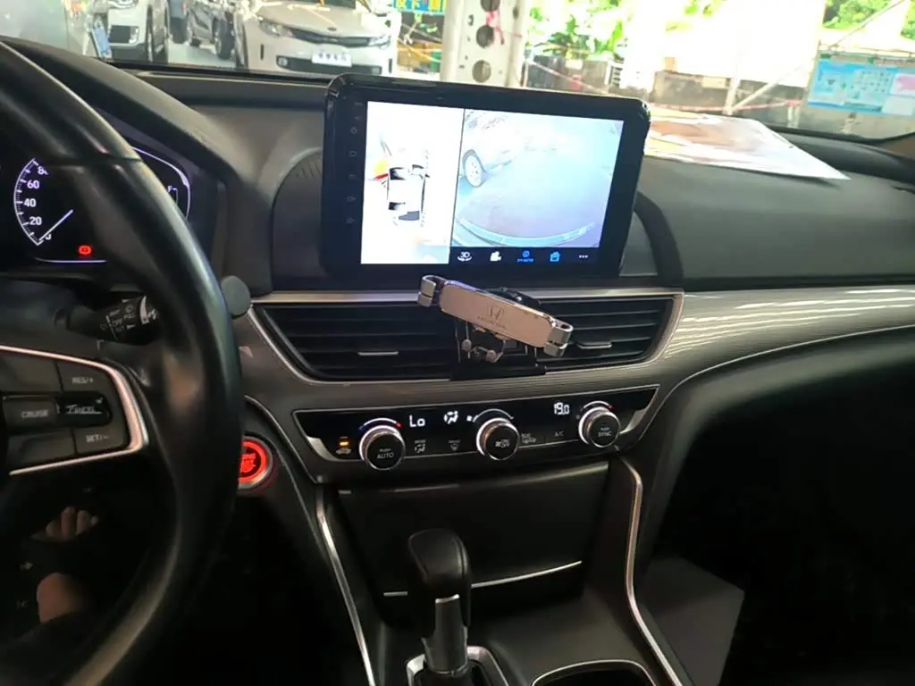 Honda Accord 2020 — Şəkil 13/20