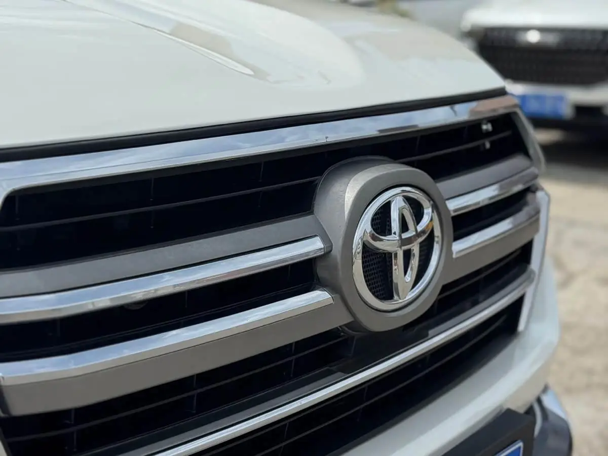 Toyota Land Cruiser 2015 — Photo 15/15
