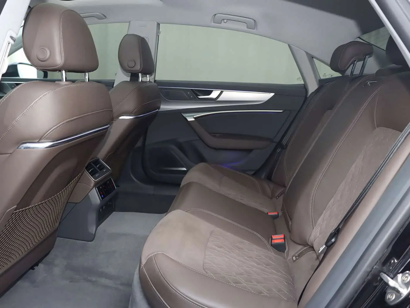 Audi A7L 2024 — Şəkil 15/20