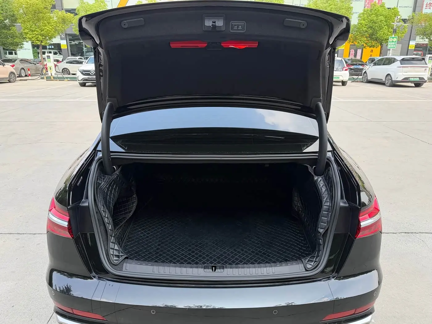 Audi A6L 2024 — Photo 12/16