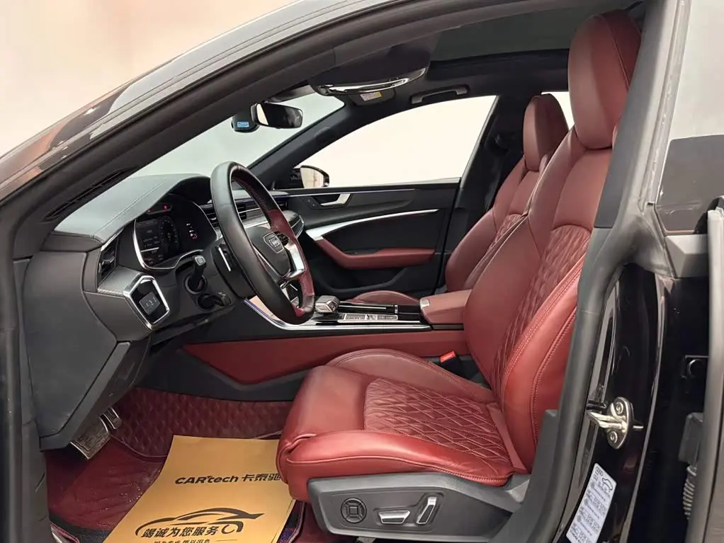 Audi A7L 2023 — Photo 8/17