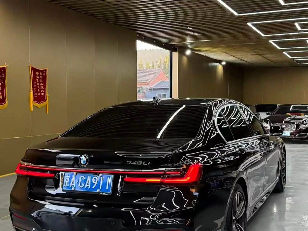 BMW 7 Series 2020 — Photo 4/9