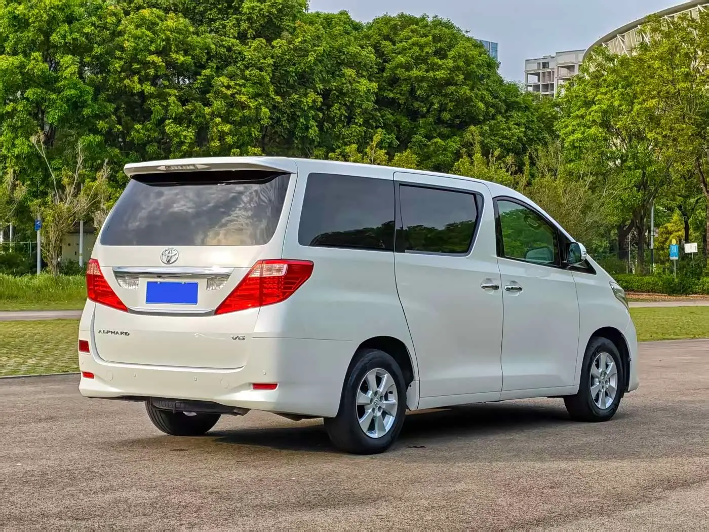 Toyota Alphard 2010 — Фото 9/9