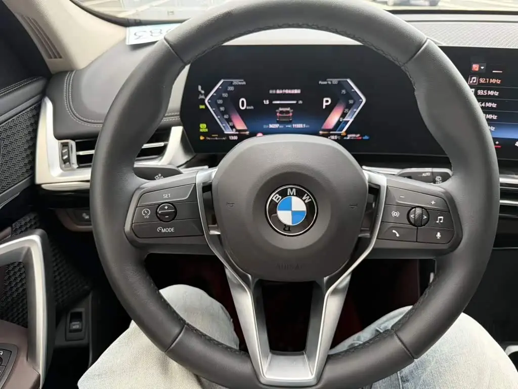 BMW X1 2023 — Photo 14/19