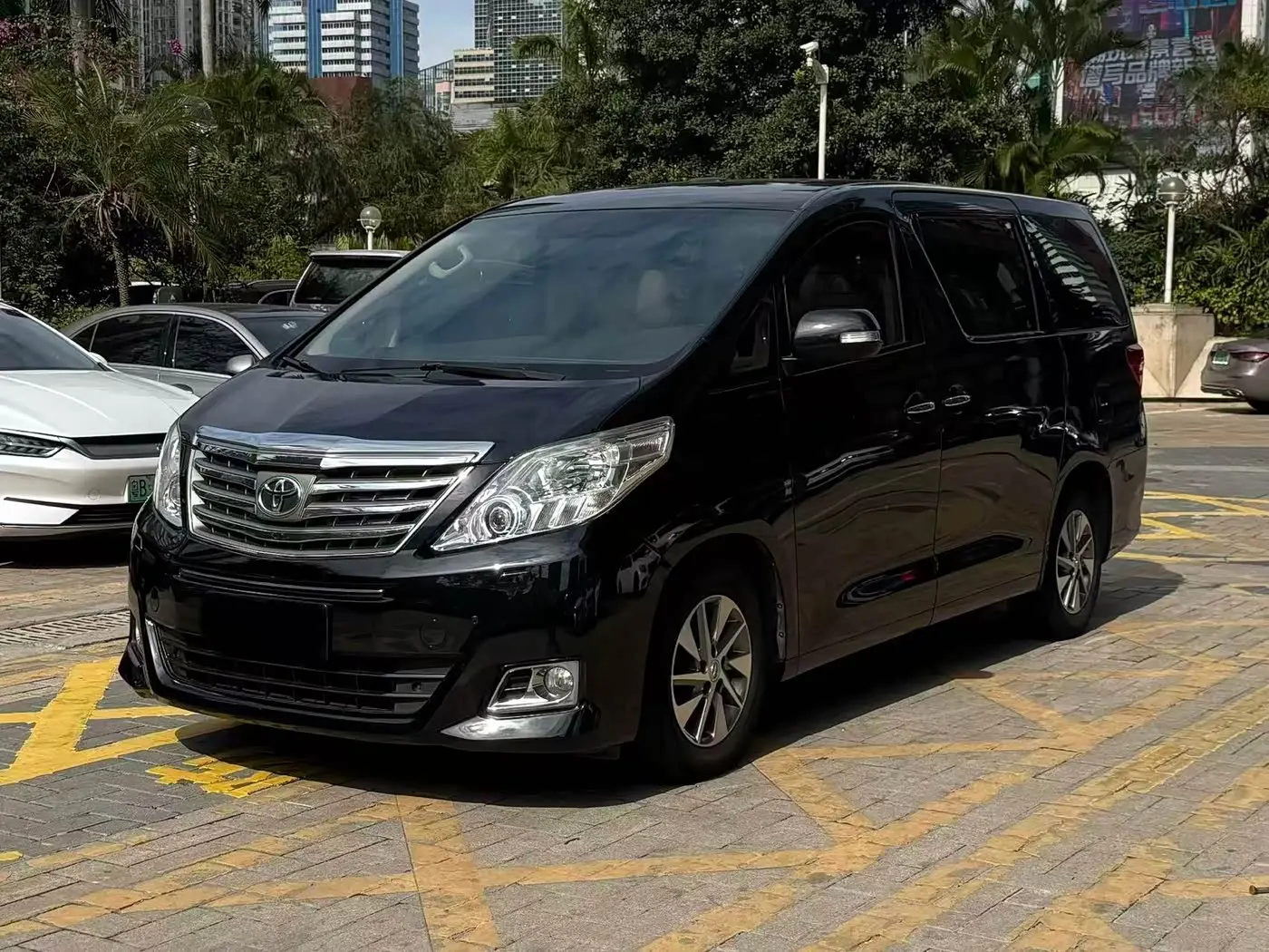 Toyota Alphard 2015 — Şəkil 1/20