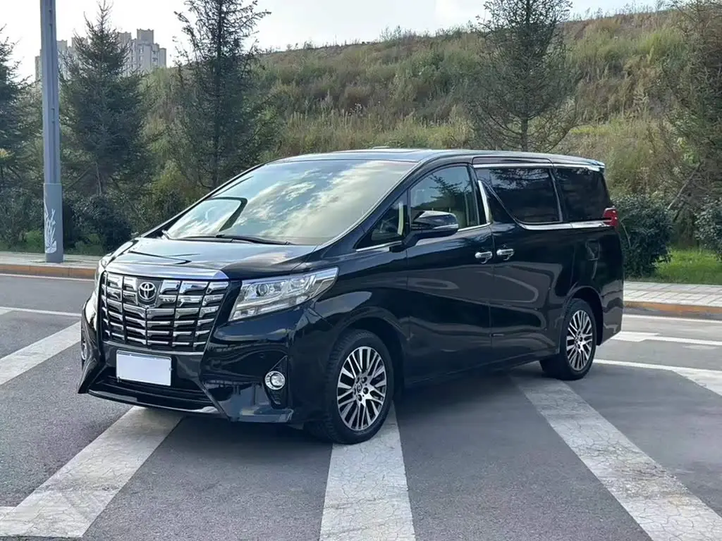 Toyota Alphard 2017 — Photo 1/20