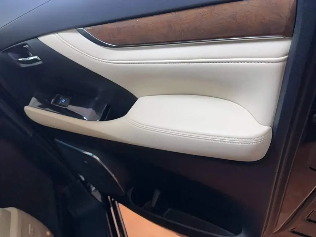 Toyota Alphard 2017 — Photo 3/20