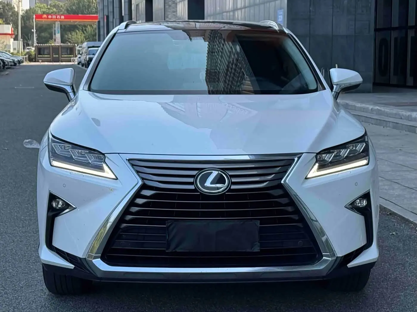 Lexus RX 2019 — Фото 1/9
