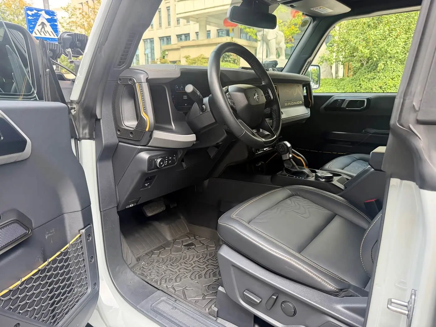 Ford Bronco 2024 — ფოტო 7/12