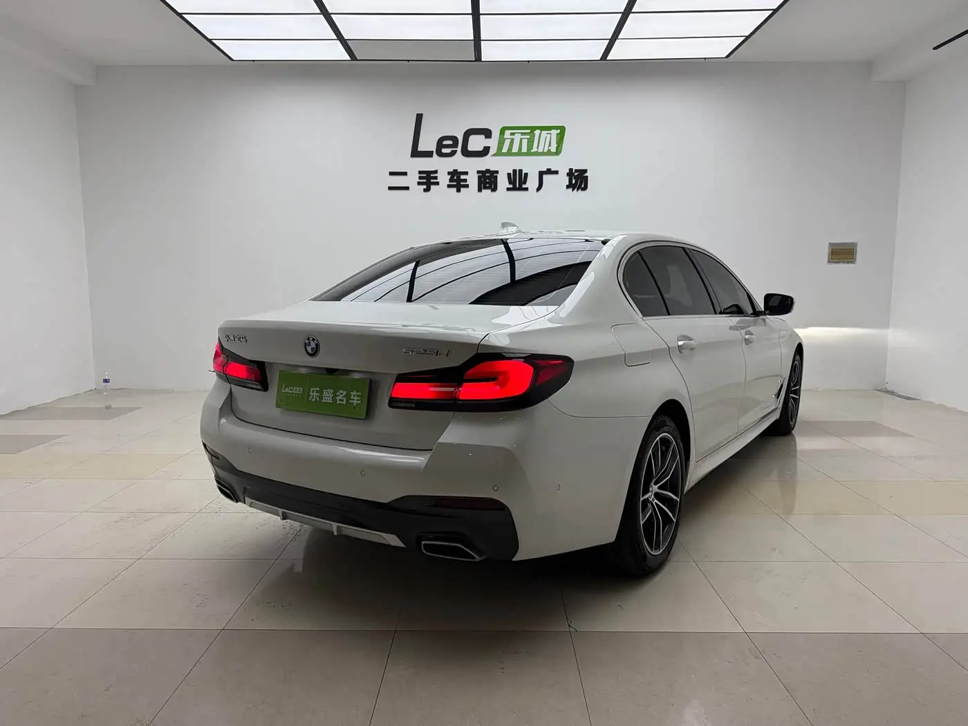 BMW 5 Series 2021 — Photo 7/19