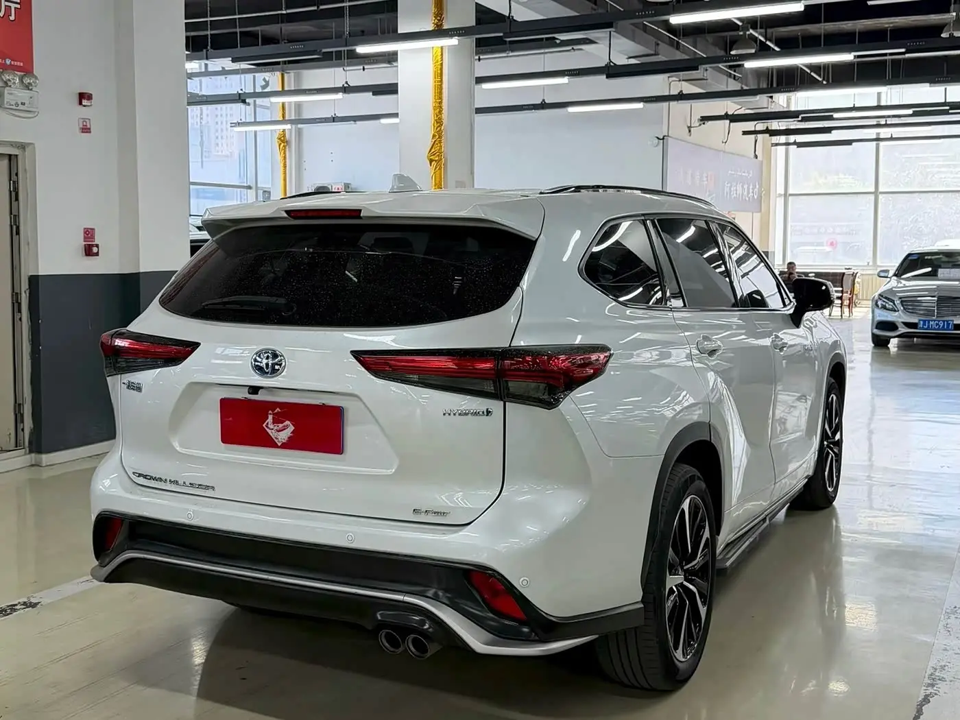 Toyota Crown Kluger 2022 — Photo 9/9
