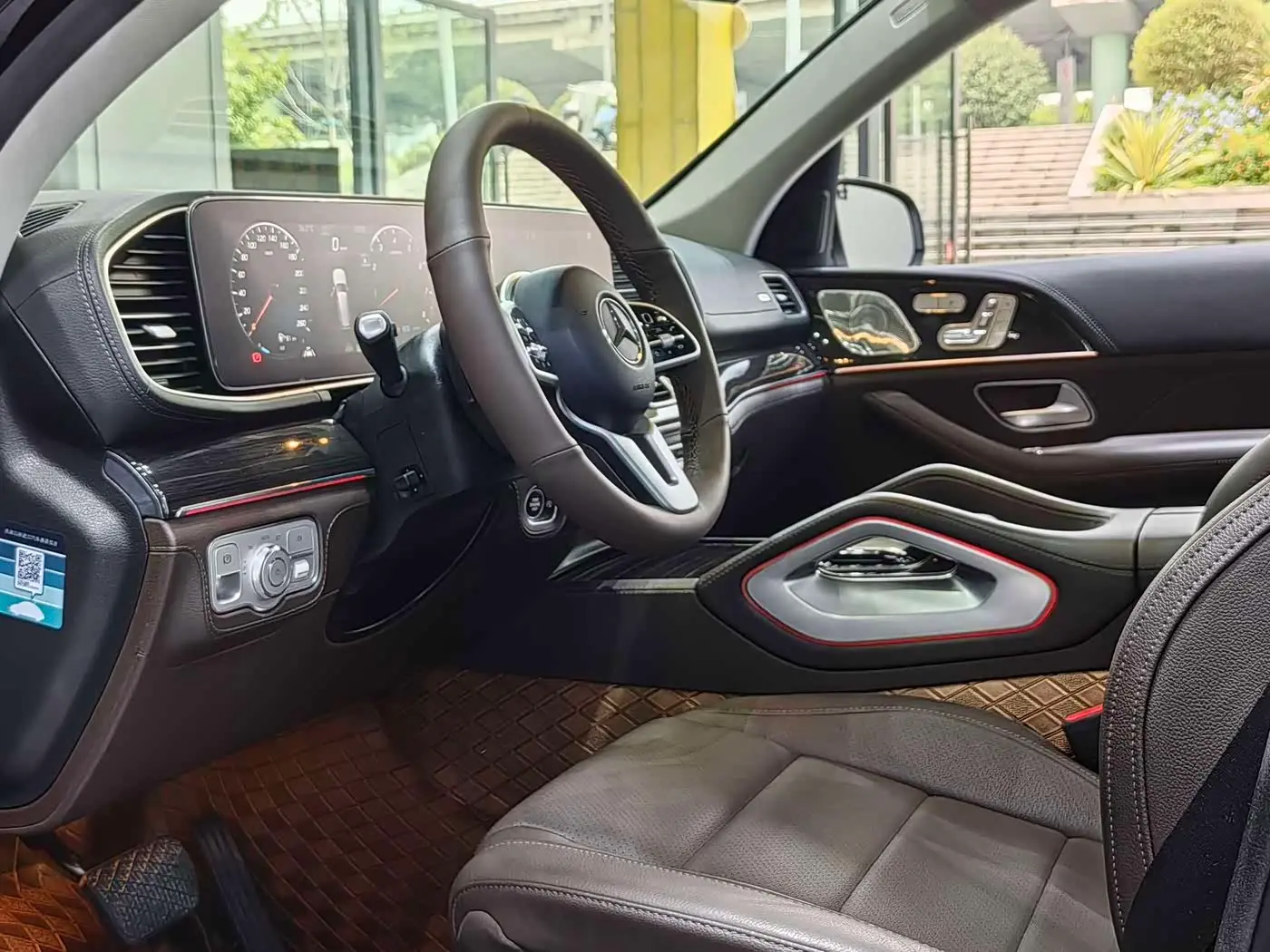 Mercedes-Benz GLS 2021 — Photo 9/20