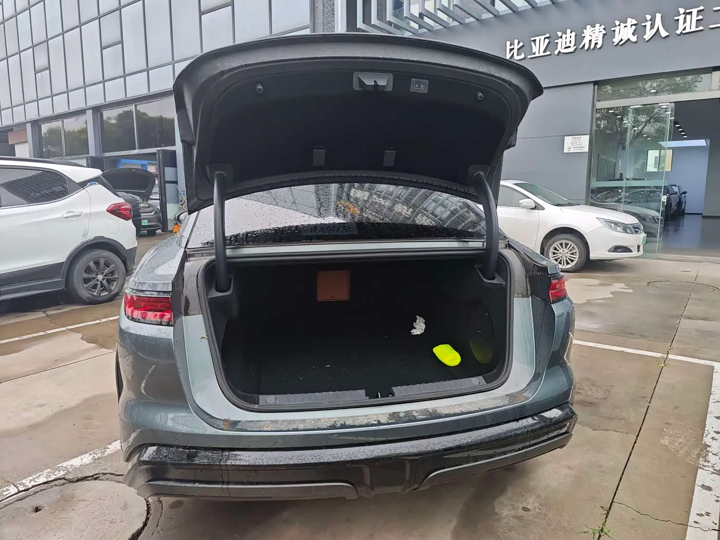 BYD Han L 2025 — Photo 3/18