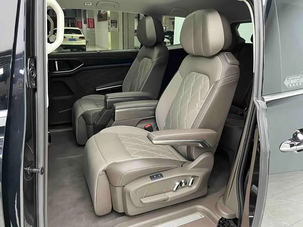 Volkswagen Viloran 2023 — Photo 19/20