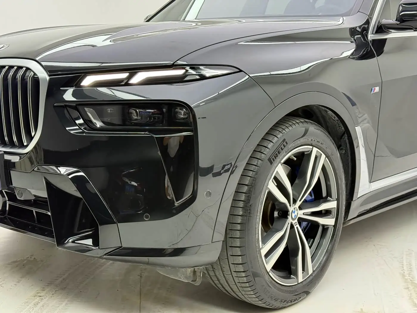 BMW X7 2023 — Photo 4/20