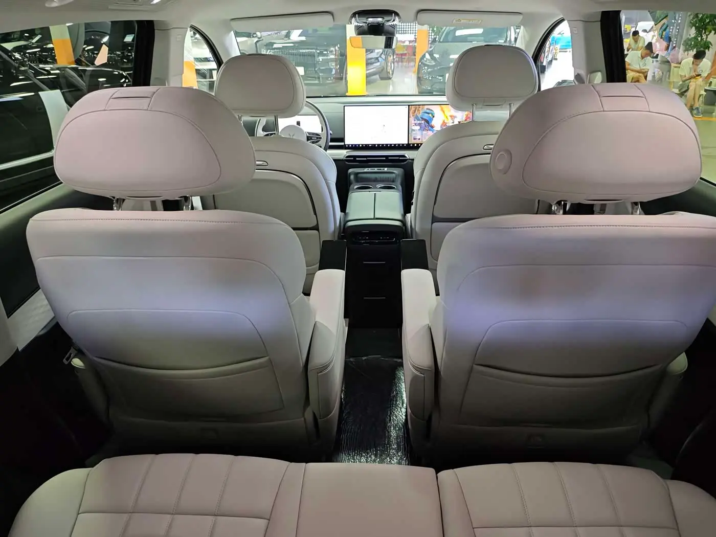 Voyah Auto Voyah Dreamer 2026 — Photo 10/18