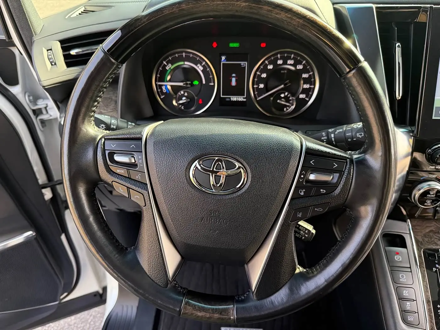 Toyota Alphard 2022 — Фото 13/20