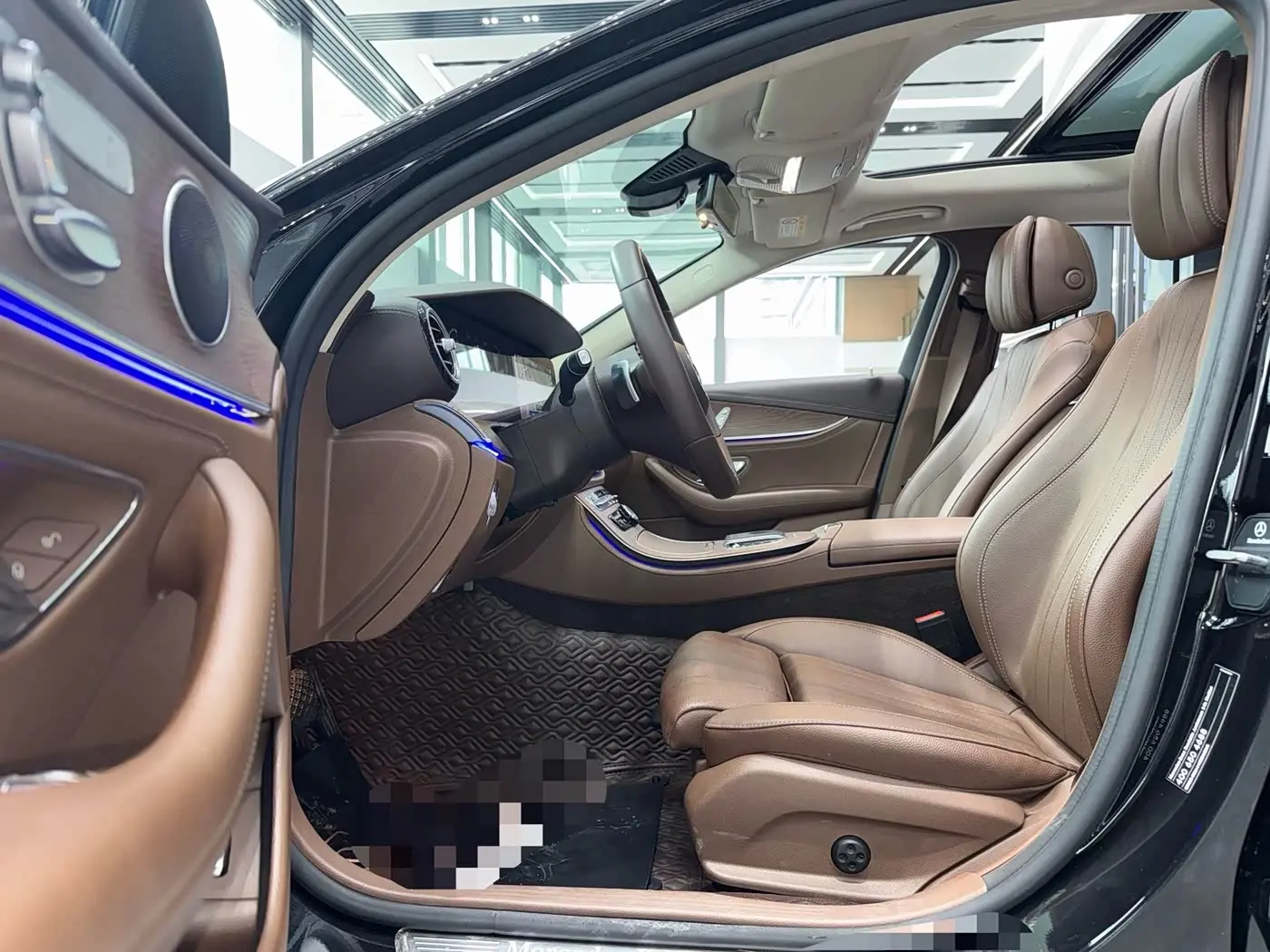 Mercedes-Benz E-Class 2021 — Photo 4/8