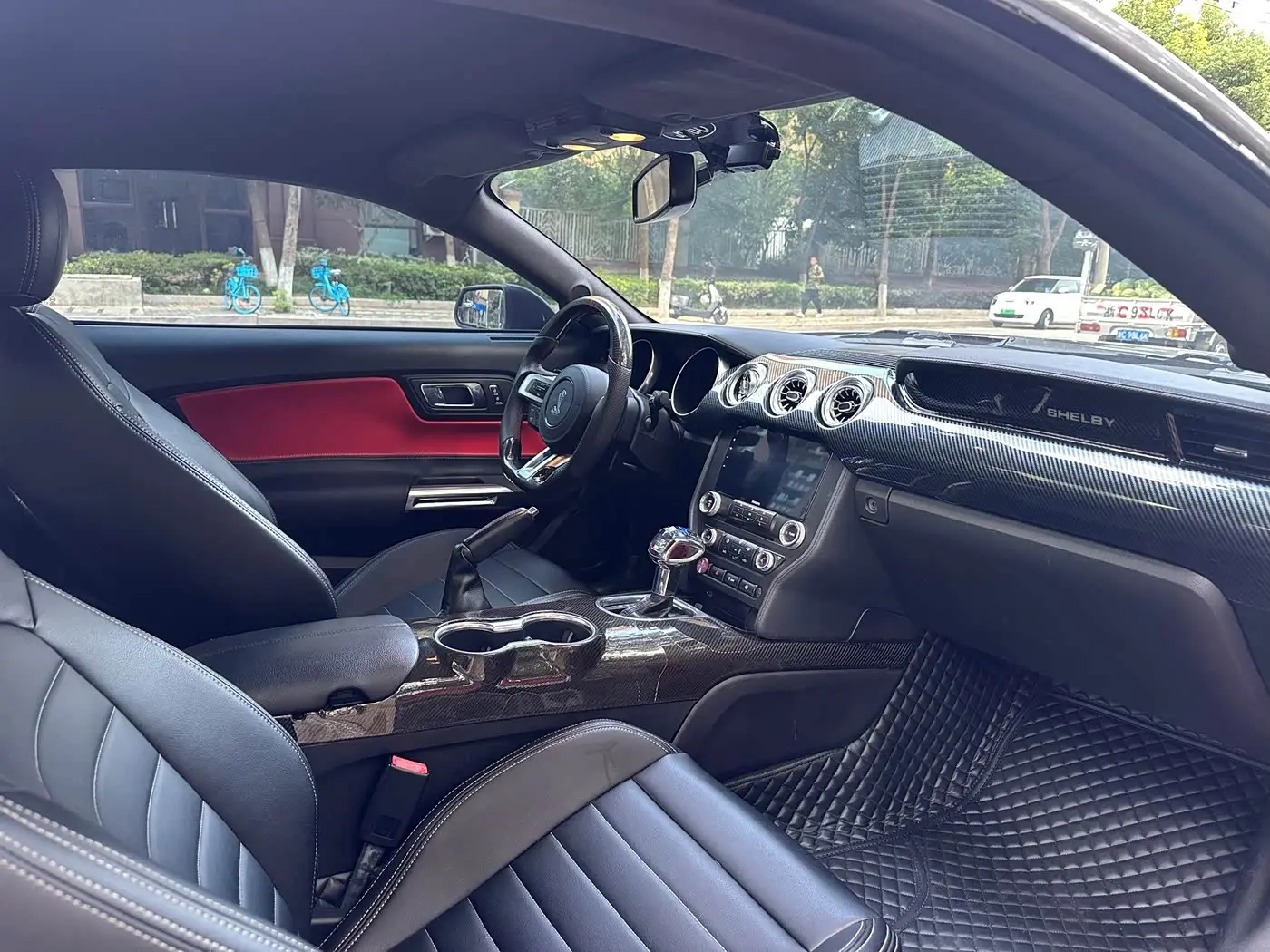 Ford Mustang 2019 — Photo 8/20