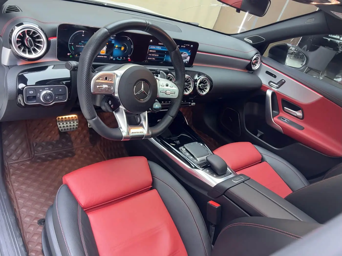 Mercedes-Benz A-Class AMG 2023 — Фото 8/16