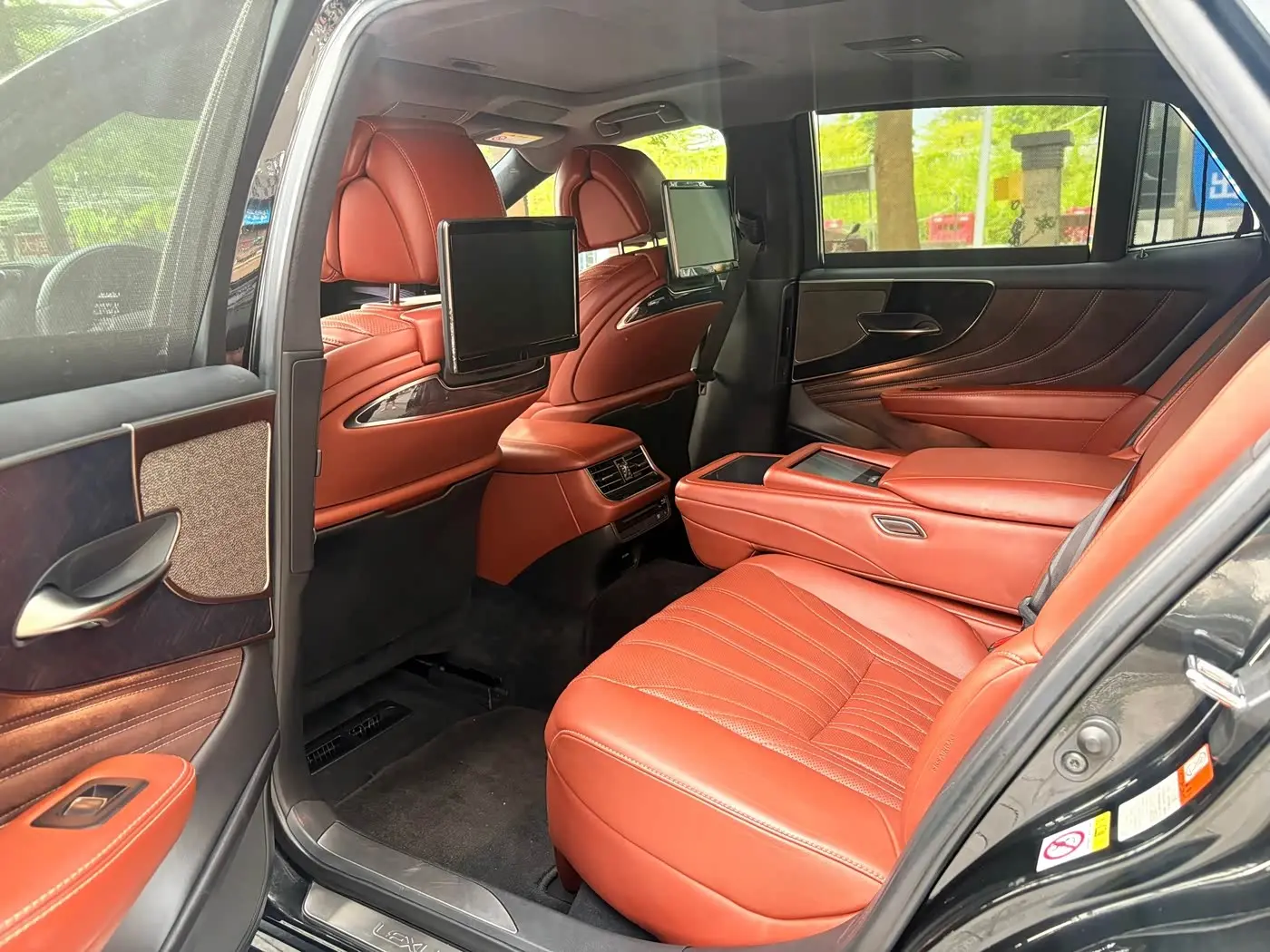 Lexus LS 2019 — Photo 5/10