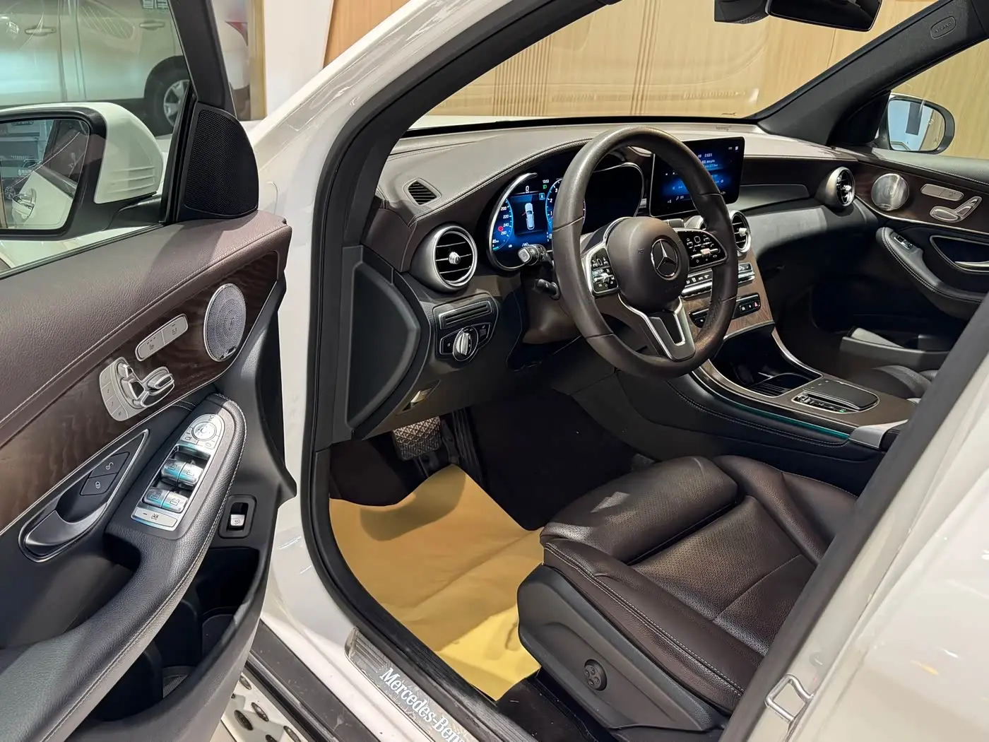 Mercedes-Benz GLC 2020 — Фото 8/19