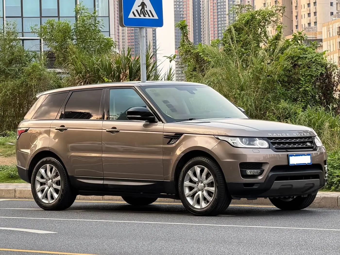 Land Rover Range Rover Sport 2016 — Şəkil 6/17